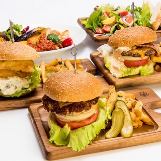 クラフトビールタップ特製ハンバーガー!ボリューム満点◎