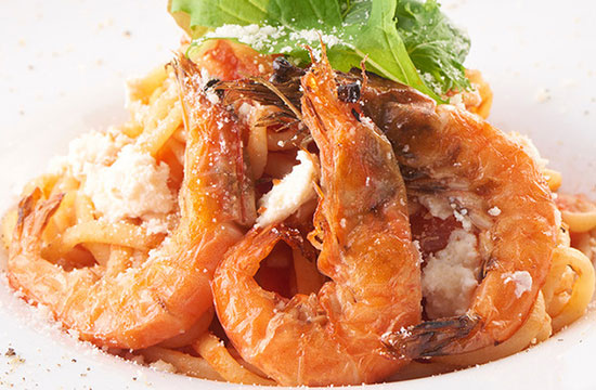 海老とリコッタチーズのトマトソースパスタ
