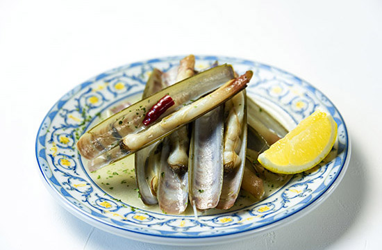 マテ貝の白ワイン蒸し