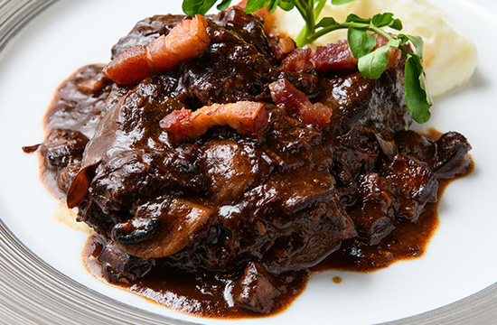 冬のド定番メニュー!! 鹿肉の赤ワイン煮込み