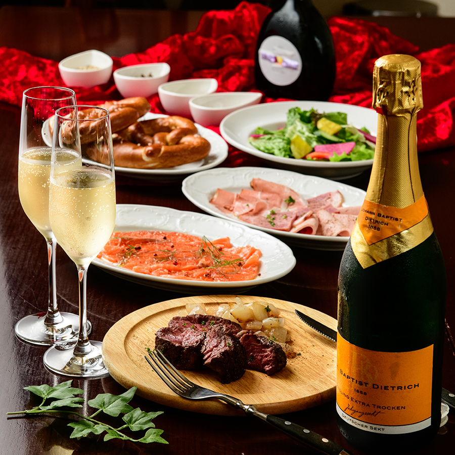<12/21~12/25>聖なる夜のクリスマスディナー「フランケンコース」選べるメイン料理!肉汁がほとばしるドイツソーセージの5種盛り合わせ(ハーフサイズ)or牛ハラミのグリル、料理全5品