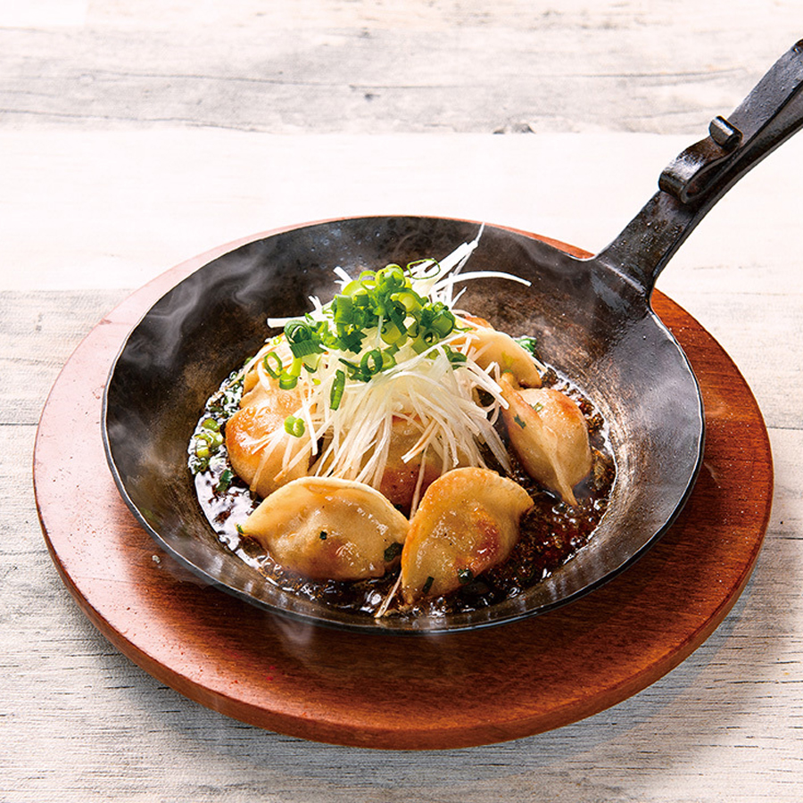 三元豚のモチモチ鉄板GYOZA~焼きギョーザ~