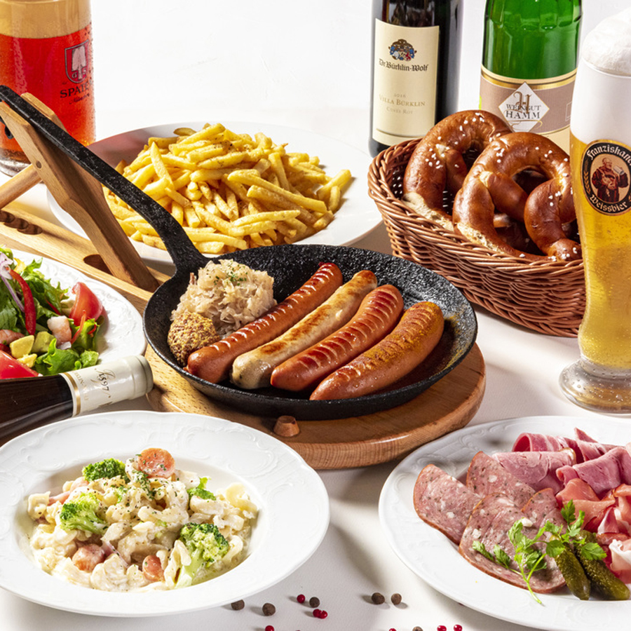 【新年会スタンダードコース】≪全30種以上2H飲み放題≫ドイツ直輸入の樽生ビールやワイン、カクテル類など30種以上の飲み放題&ソーセージ盛り合わせ含む全8品6皿のミュンヘンコース♪