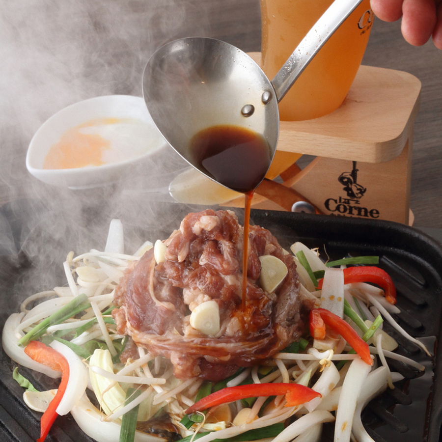 【牛バラ月見鍋コース】「東京スカイツリータウン」ビアミュージアム名物!牛バラ肉の月見鍋のご宴会プランをご用意!~120分飲み放題付~1月27日から開始!(ご予約受付中)