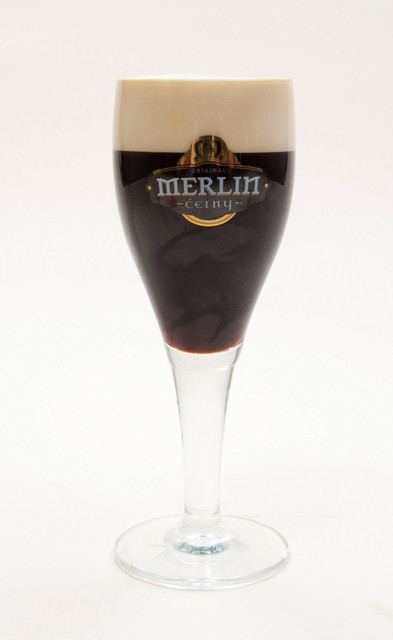 期間限定チェコの黒ビール「メルリン チェルニー」