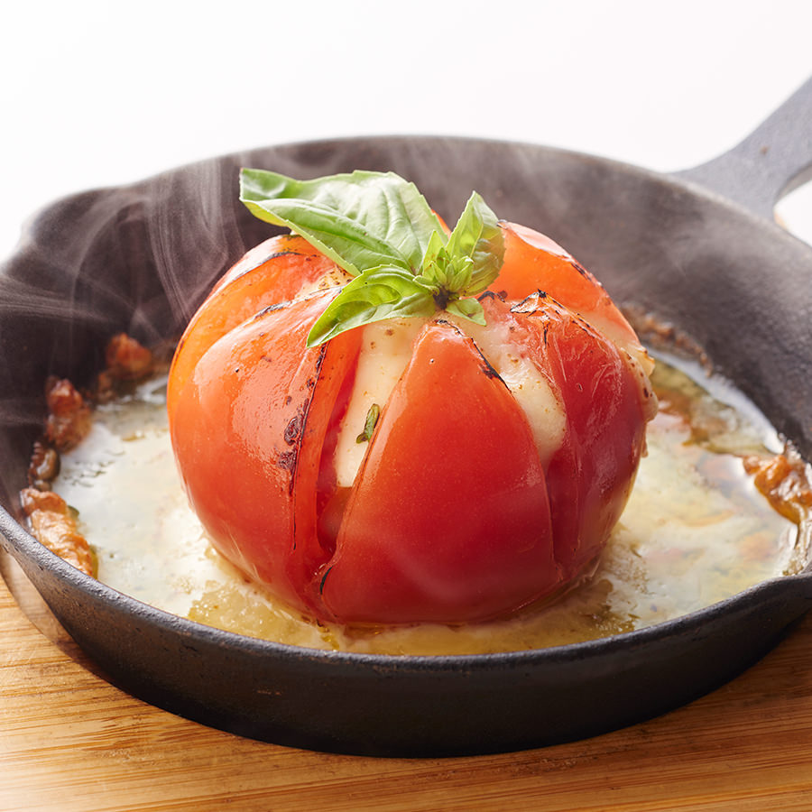 水牛モッツァレラチーズとトマトのグリルドカプレーゼ