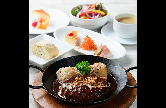 【平日限定×スパークリング】4種から選ぶメイン+デザート付プリフィックスランチ3794円→2713円