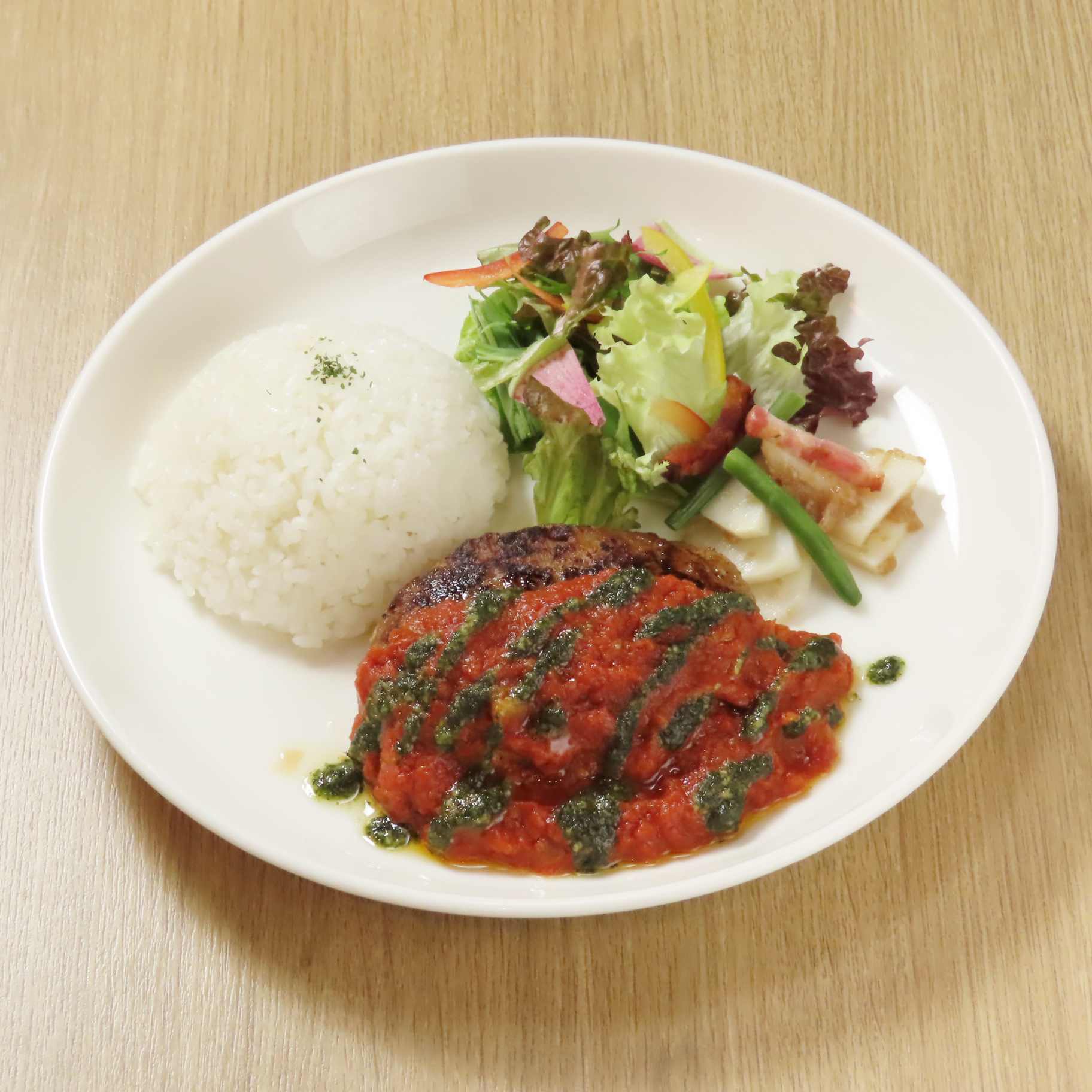 特製ハンバーグ　3種より選べるソース　