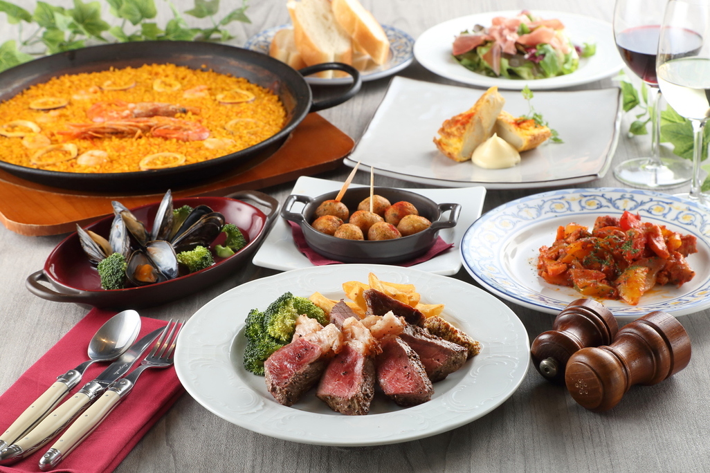 当店自慢の逸品料理に「世界チャンピオン監修」のパエリアと北海道産サロマ和牛がメインの【バレンシアコース】※要予約