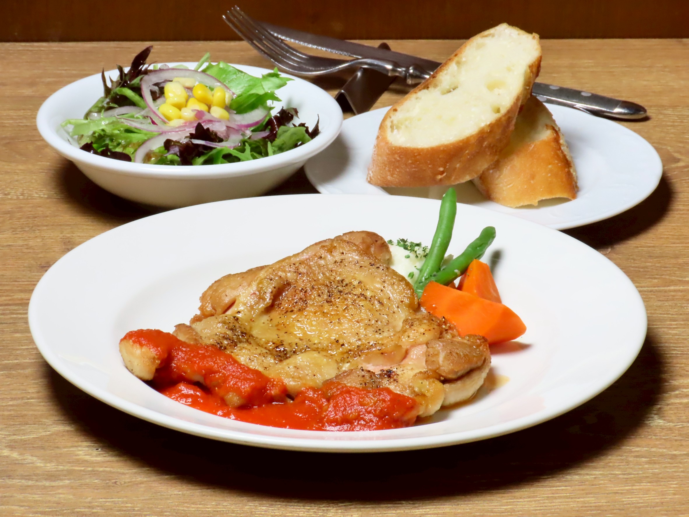 ソースが選べる「チキングリルランチ」