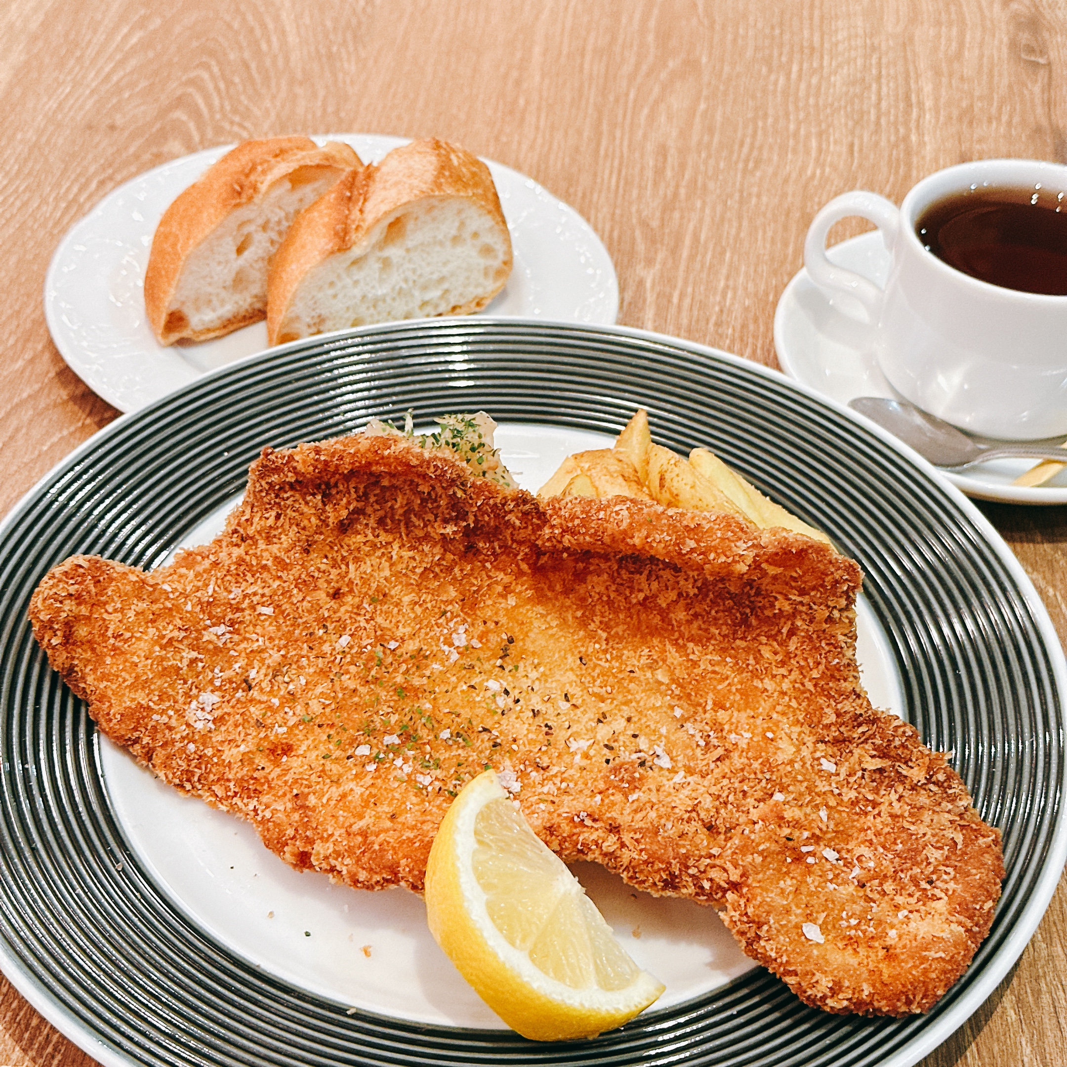 【平日ランチ】シュニッツェルランチ