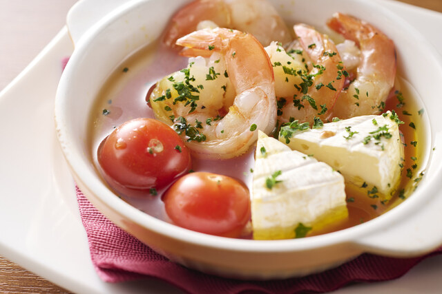 海老とカマンベールのアヒージョ