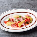 3種のハムとチーズの盛り合わせ