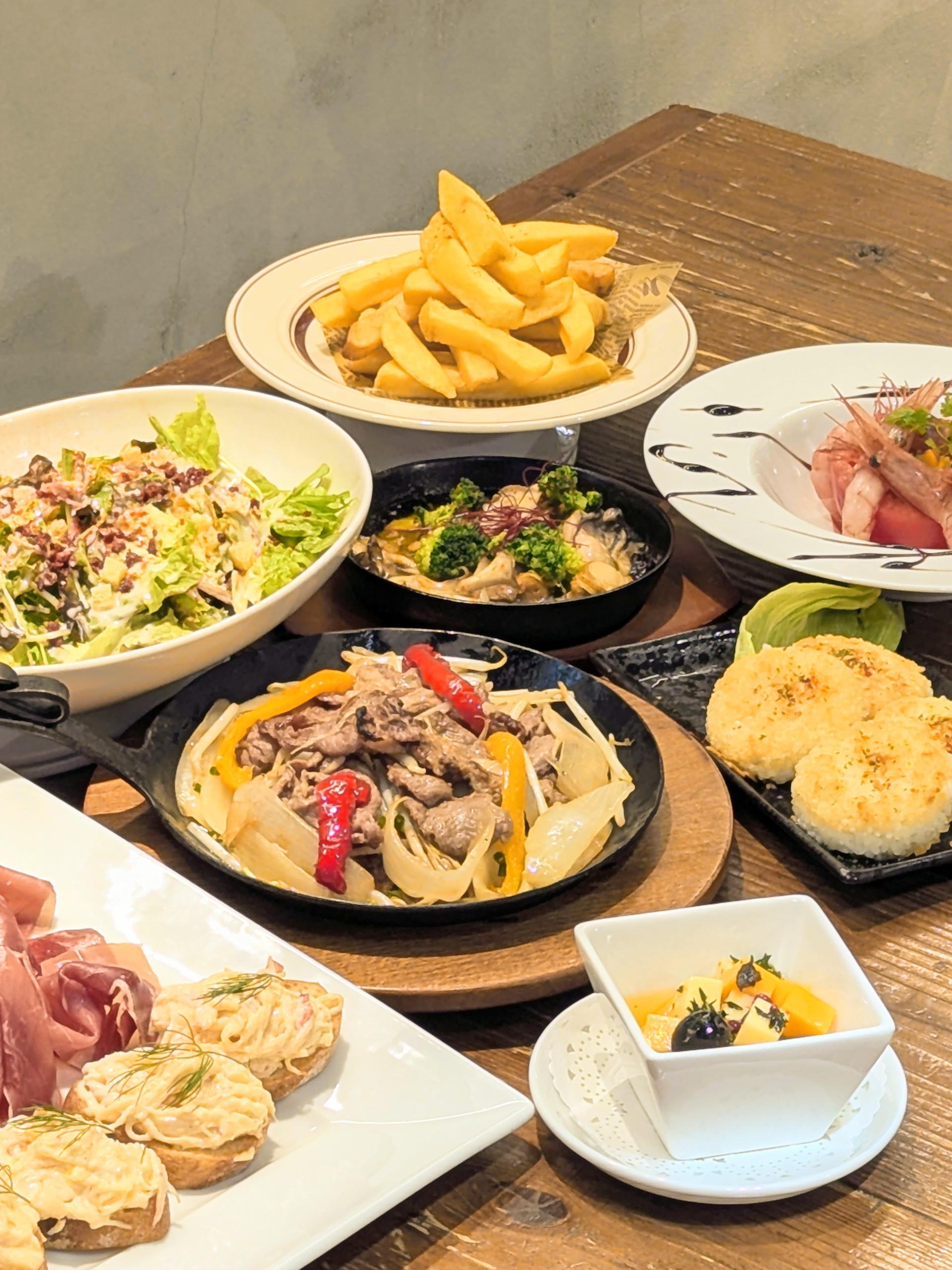 「各種宴会に！」自社直輸入樽生ビール10種2時間飲み放題5980円（チャージ無料!!）＜２名様～＞ 