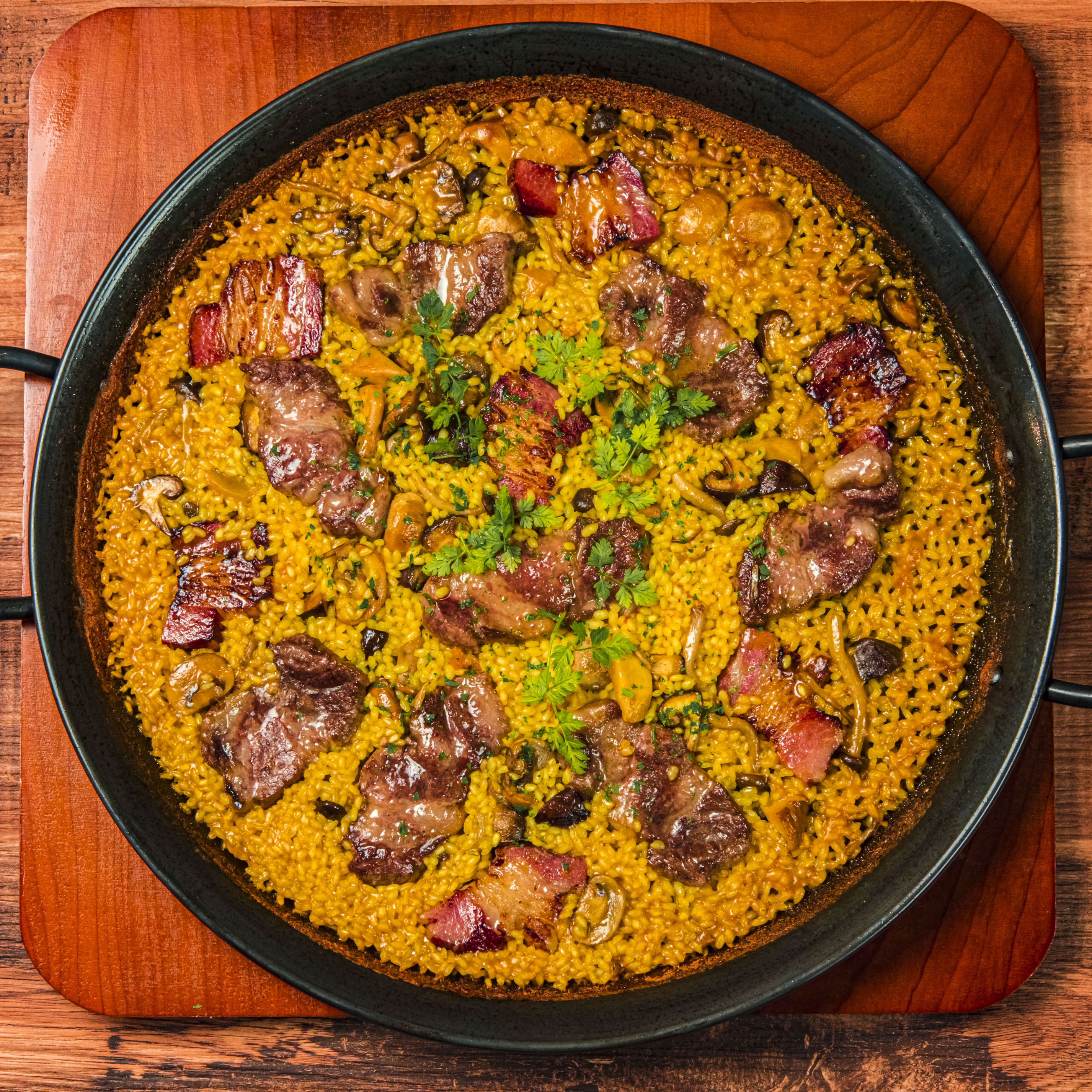 イベリコ豚とキノコのパエリア｜Iberian pork and mushroom paella