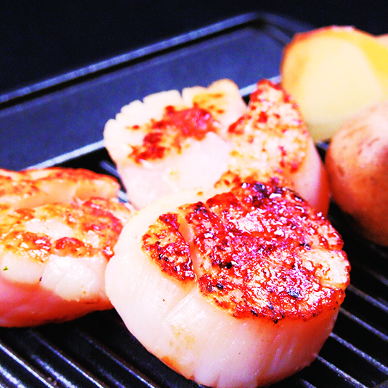 Grilled scallop with butter　帆立のバター醤油焼き