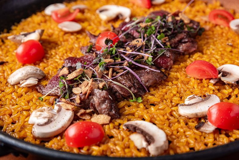 ステーキ＆ガーリックパエリア