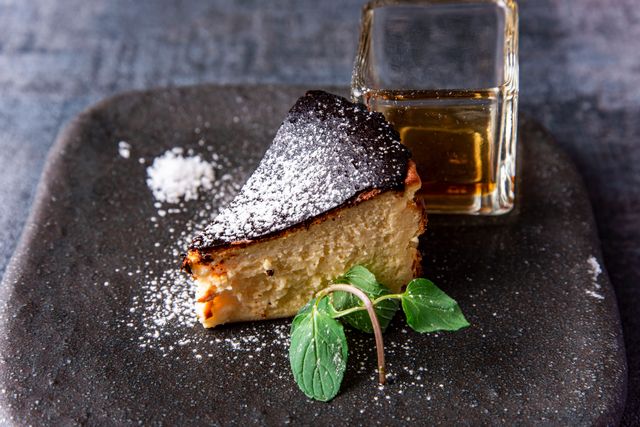 プレミアムバスクチーズケーキ｜ Basque Style Cheese Cake