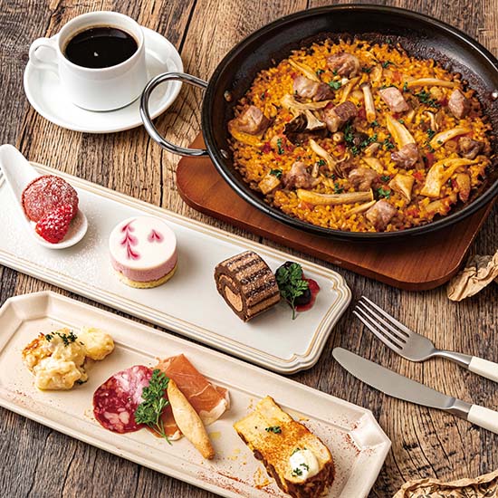 【選べるパエリアランチ】Aセット（パエリア＋タパス盛合せ＋デザート盛合せ＆カフェ） 2,530円（税込）