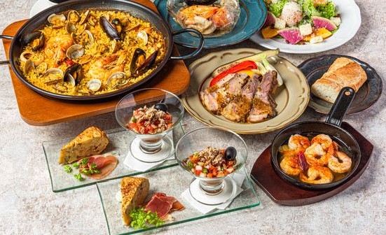 【ランチ限定価格×カヴァ付き】別々のメイン料理が選べるプリフィックススタイル。アヒージョやパエリアも付いたラグジュアリーコース♪