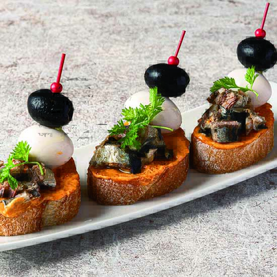 オイルサーディンの ピンチョス｜Pinchos (Spanish Skewers)