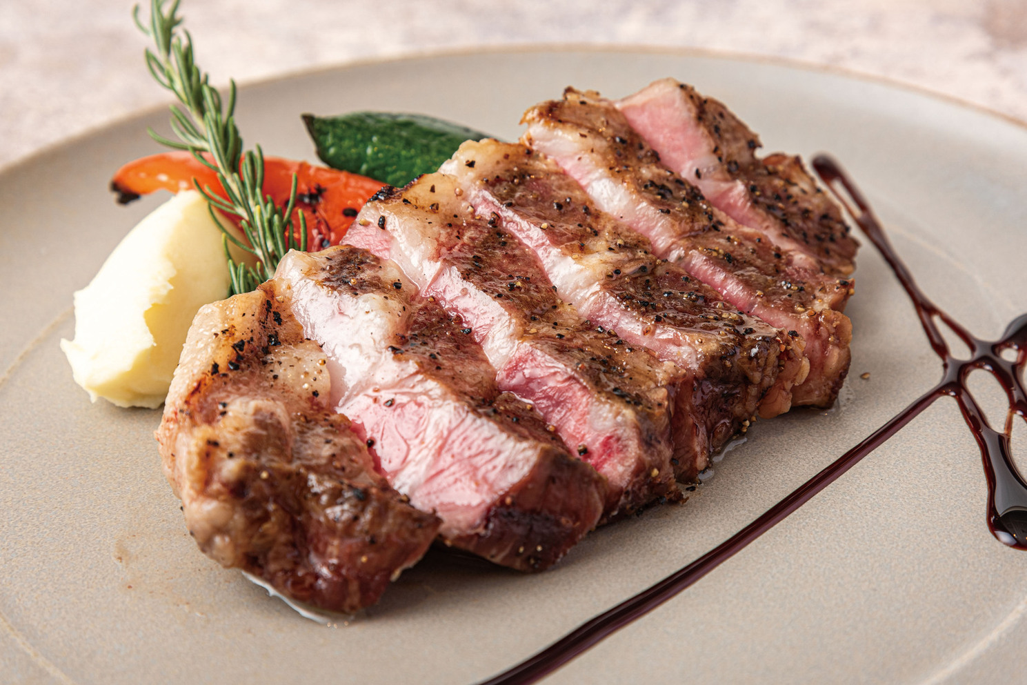 【お昼限定】ビストロライトプラン。メインは『ガリシア栗豚ロースト』などビストロ定番タパスを味わえる飲み放題付・昼飲み特別プラン！！