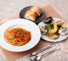 【ランチ限定】前菜5種とデザートがついた『プリフィックスパスタランチセット』