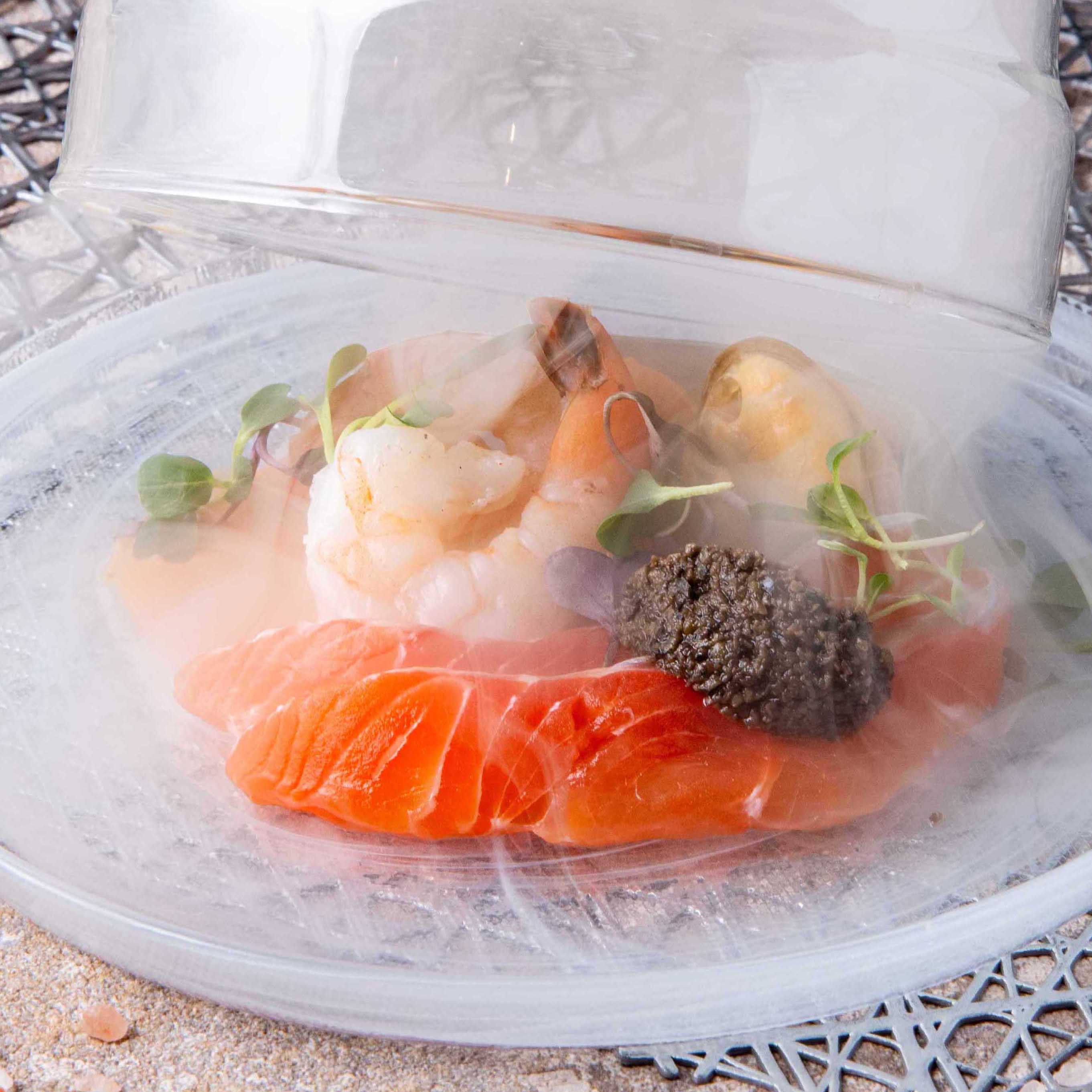 ライブ演出02｜瞬間燻製　魚介の前菜3種盛り合わせ